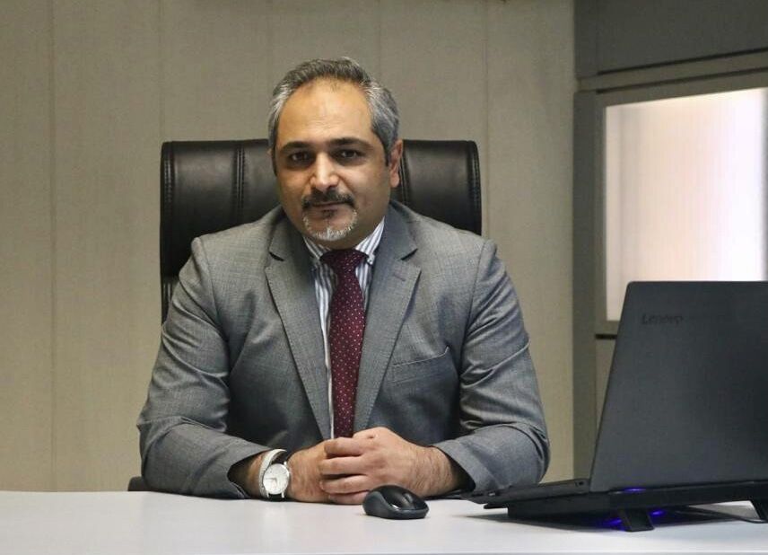 گرانی خودروهای داخلی با افزایش قیمت خودروهای لوکس| مشتریان خودروهای وارداتی محصول دریافت می کنند؟