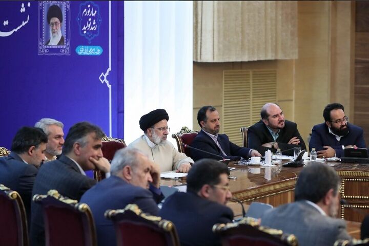 دیدار رییس جمهور با تولیدکنندگان و کارآفرینان  دیدار رییس جمهور با تولیدکنندگان و کارآفرینان