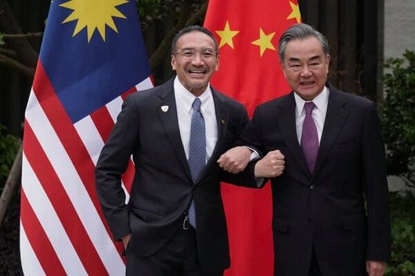 توافق چین و مالزی برای فاصله گرفتن از دلار| «صندوق آسیایی پول» تاسیس خواهد شد