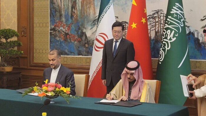 ایران و عربستان بیانیه مشترک امضا کردند|  تسهیل اعطای روادید برای شهروندان ۲ کشور 