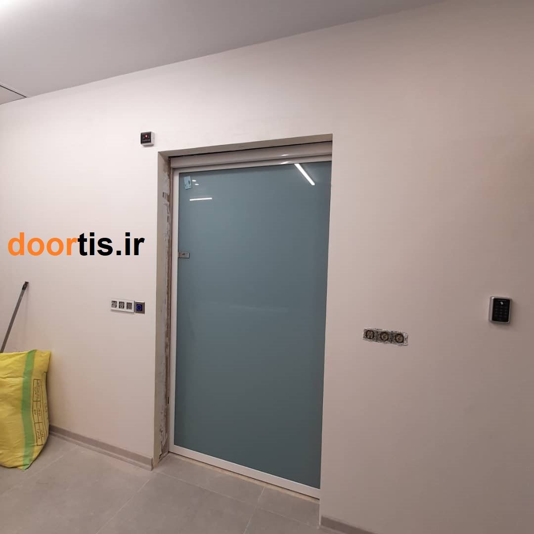 درب شیشه ای