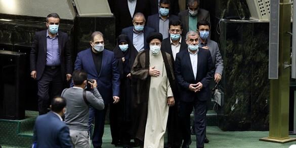 رئیس جمهور وارد صحن علنی مجلس شد
 رئیس جمهور وارد صحن علنی مجلس شد