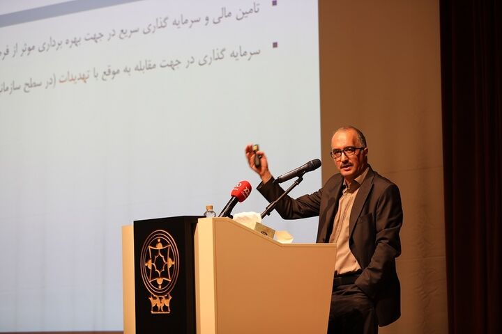 پیریزی اقتصاد هوشمند در کشور نیازمند سالانه یک میلیارد دلار سرمایهگذاری است  پیریزی اقتصاد هوشمند در کشور نیازمند سالانه یک میلیارد دلار سرمایهگذاری است