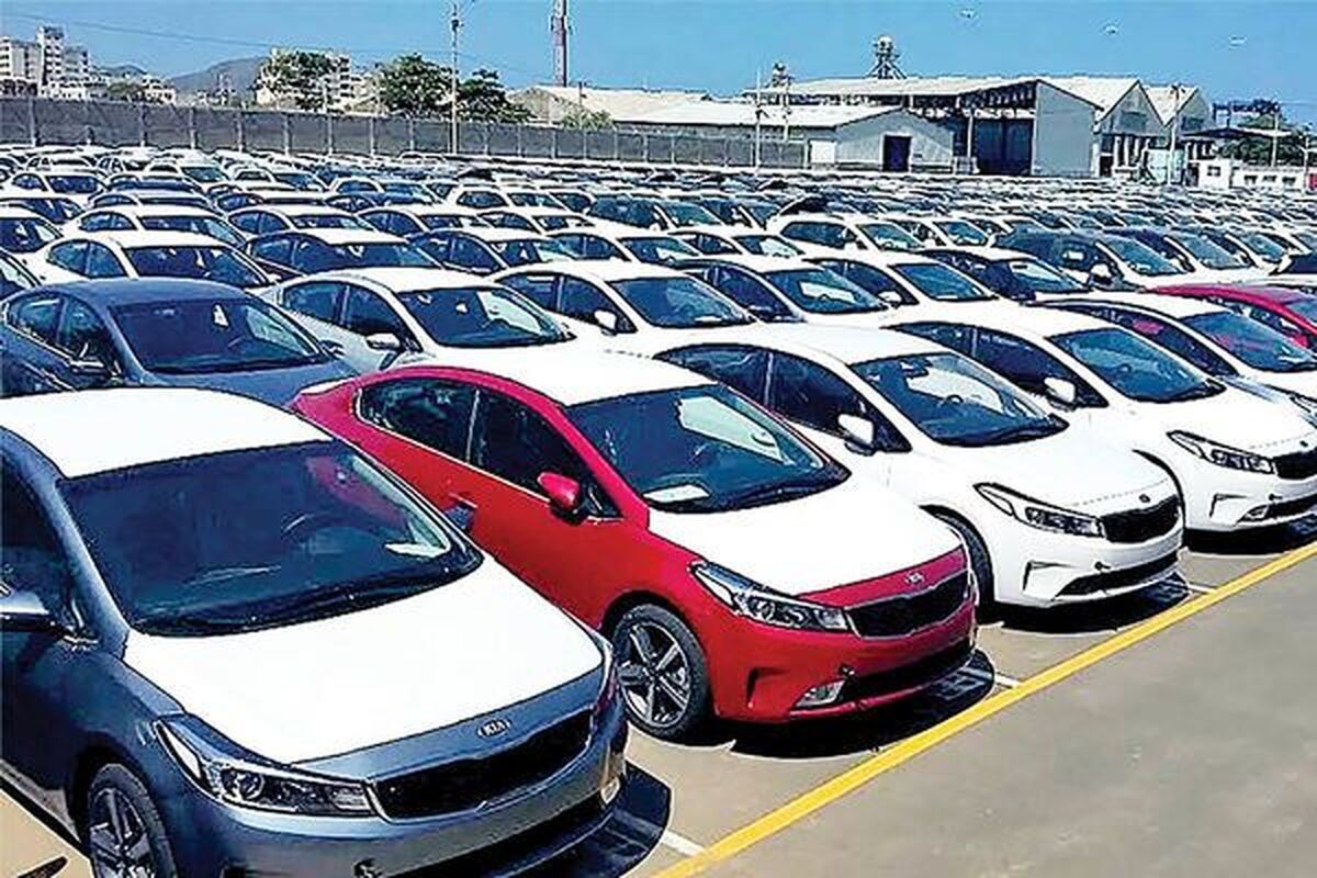 شوآف برای۸۰۰ دستگاه خودرو وارداتی ادامه دارد| وزارت صمت در حال مهندسی بازار برای گرانی