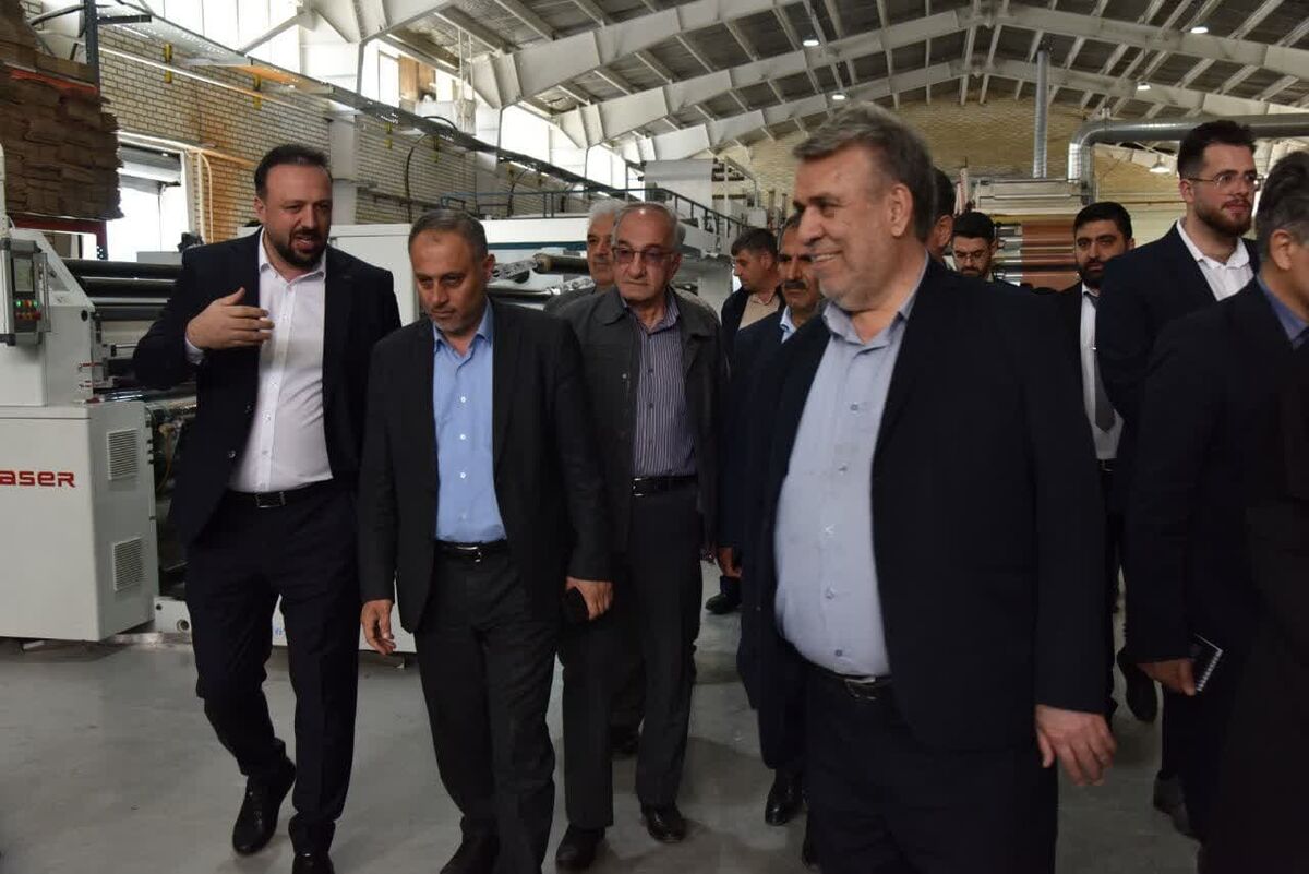 حمایت از کارآفرینان جوان اولویت دولت است| تولید ۲۴ میلیون متر مربع محصولات روکش PVC در تبریز