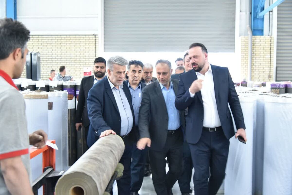 حمایت از کارآفرینان جوان اولویت دولت است| تولید ۲۴ میلیون متر مربع محصولات روکش PVC در تبریز