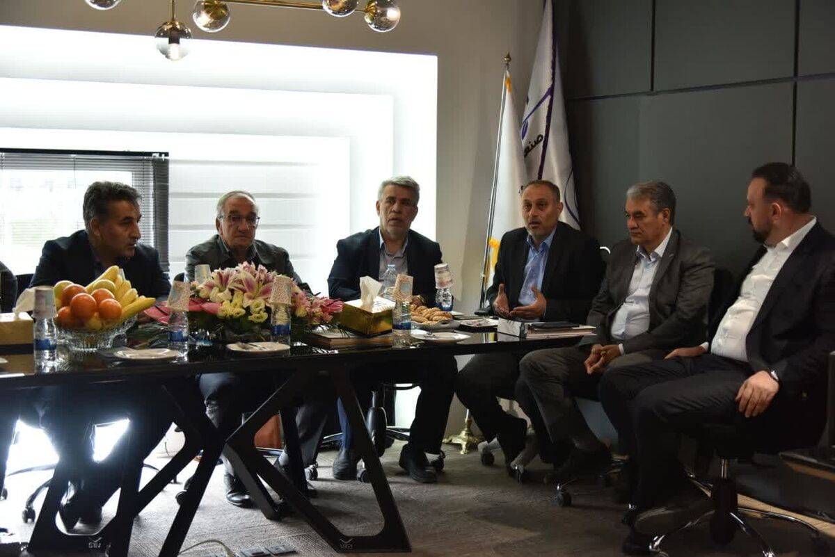 حمایت از کارآفرینان جوان اولویت دولت است| تولید ۲۴ میلیون متر مربع محصولات روکش PVC در تبریز