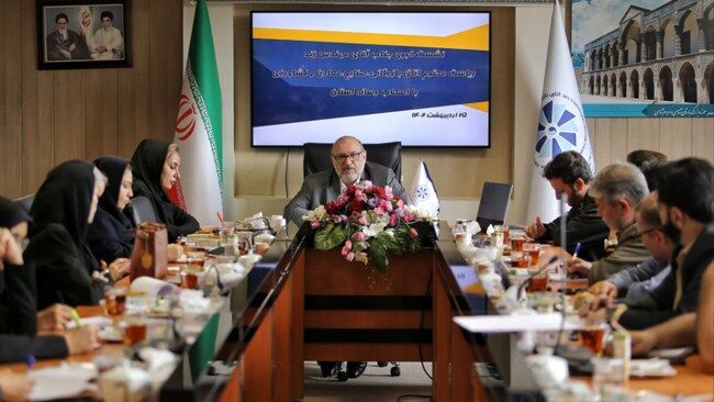 صنایع از تسهیلات برق تجدید پذیر برای تأمین نیاز خود استفاده کنند  صنایع از تسهیلات برق تجدید پذیر برای تأمین نیاز خود استفاده کنند