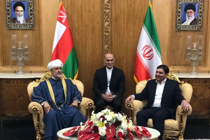 مناسبات اقتصادی و تجاری ایران و عمان هم‌پای مناسبات سیاسی توسعه یابد