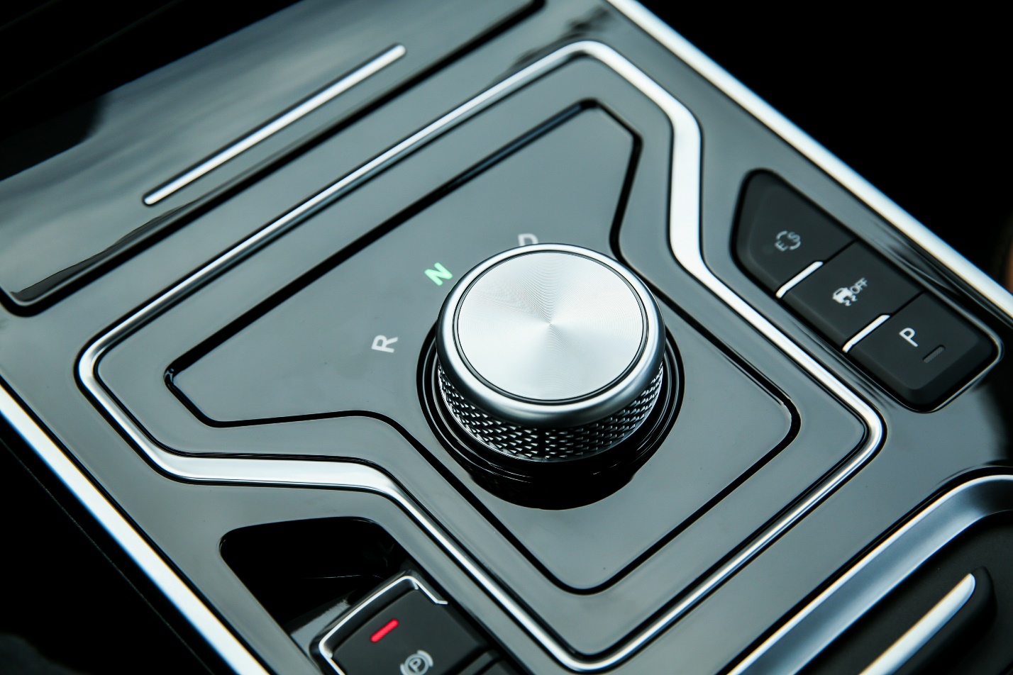 آریزو ۵ EV اولین خودرو برقی با پلاک ملی؛ مدیران خودرو در مسیر انرژی‌های سبز