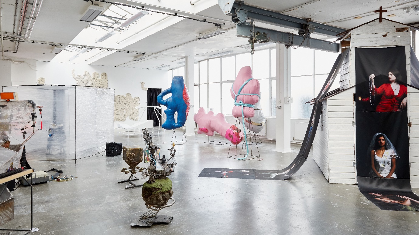 رویای هنریتان را به واقعیت تبدیل کنید: بهترین رشتههای هنر برای مهاجرت