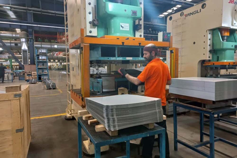 قم به قطب تولید لوازم خانگی تبدیل میشود/ تولیدگران در محاصره مشکلات