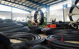 لوله پلی اتیلن در کارخانه تولید کننده