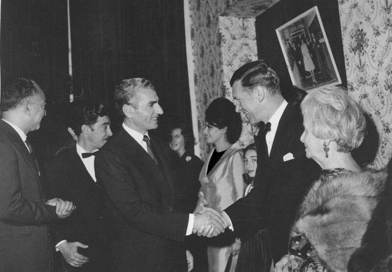 حماقت شاه باعث جدایی بحرین از ایران شد| مردم بحرین اصل خویش را فراموش نکرده اند