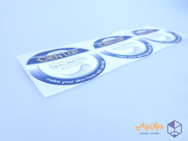 چرا باید روی چاپ لیبل سفارشی سرمایه گذاری کرد؟