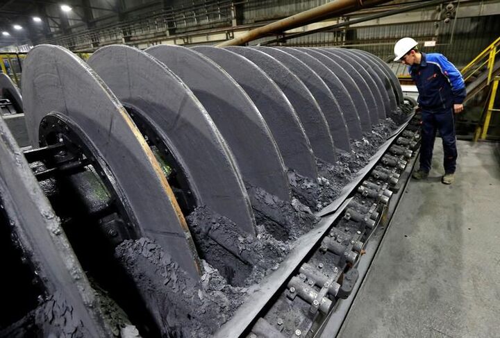 اضافه تولید ۱۸۰هزار تنی روی در کشور؛ اجبار عرضه در بورس منطقی نیست| ایران؛ پانزدهمین تولیدکننده جهان اضافه تولید ۱۸۰هزار تنی روی در کشور؛ اجبار عرضه در بورس منطقی نیست| ایران؛ پانزدهمین تولیدکننده جهان