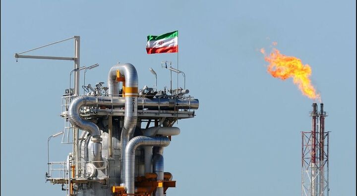 تولید روزانه ۴.۵ میلیون بشکه نفت خام و میعانات ایران در ماه نخست ۲۰۲۴