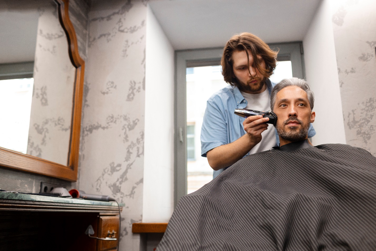 آموزش آرایشگری مردانه با شفیع رسالت
