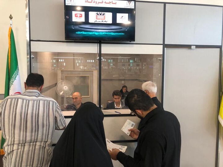 شعب منتخب و باجه ارزی فرودگاه امام(ره) بانک پارسیان آماده عرضه ارز به زائران