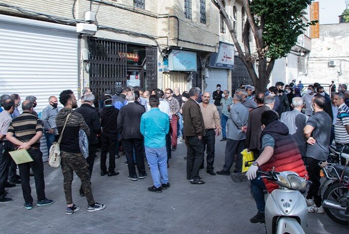 مکافات دریافت «لاستیک دولتی» | ازدحام مردم از صبح خیلی زود!