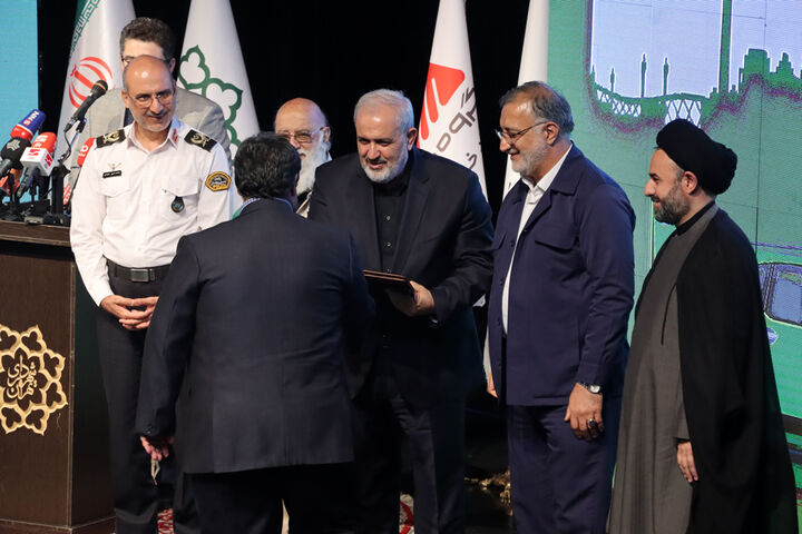 آیین بهره برداری از 15 ایستگاه خودرو برقی در تهران