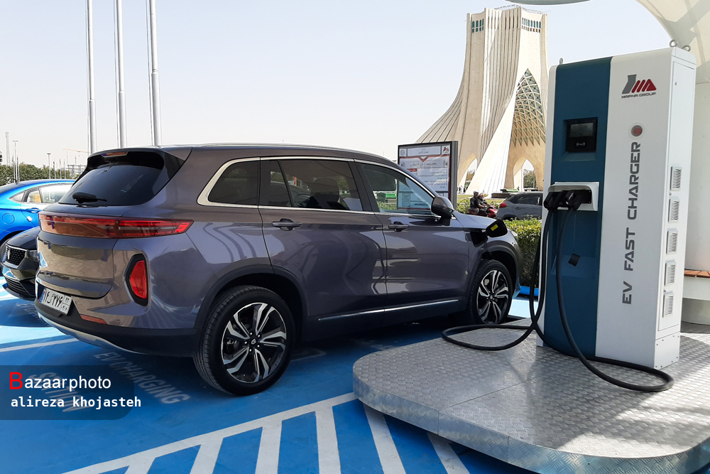 خودروهای وارداتی و مونتاژی ارزان شدند| تاثیر رشد نرخ ارز در بازار خودرو