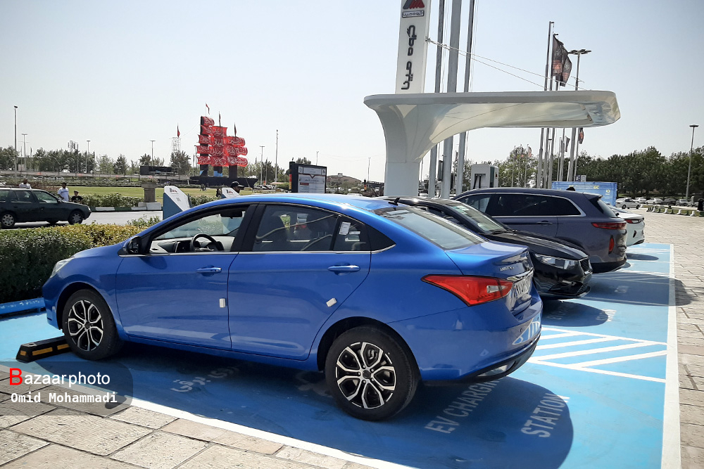 آریزو۵ برقی در افتتاحیه ایستگاه شارژ خودروهای برقی| محصولات مدیران خودرو به تاکسیرانی می رود؟