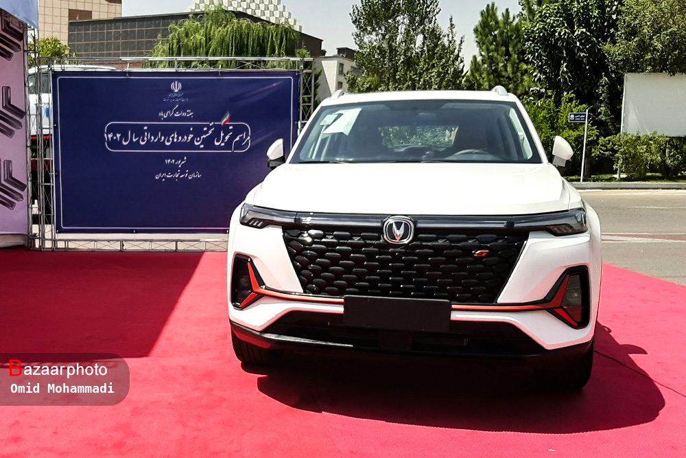 خودروهای وارداتی ایران خودرو و سایپا در نمایشگاه| چانگان نخستین خودرو وارداتی تحویلی به مشتریان