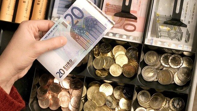 منابع پولی منطقه یورو کاهش پیدا کرد