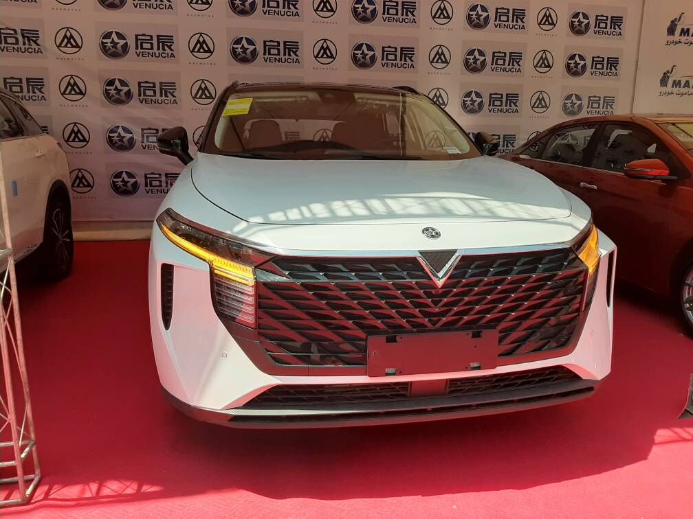 خودرو دو رگه ژاپنی-چینی در تهران| ونوچیا حاصل همکاری نیسان و دانگ فنگ