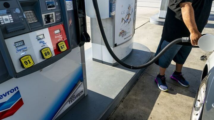 تصمیم چین برای افزایش قیمت بنزین و گازوئیل