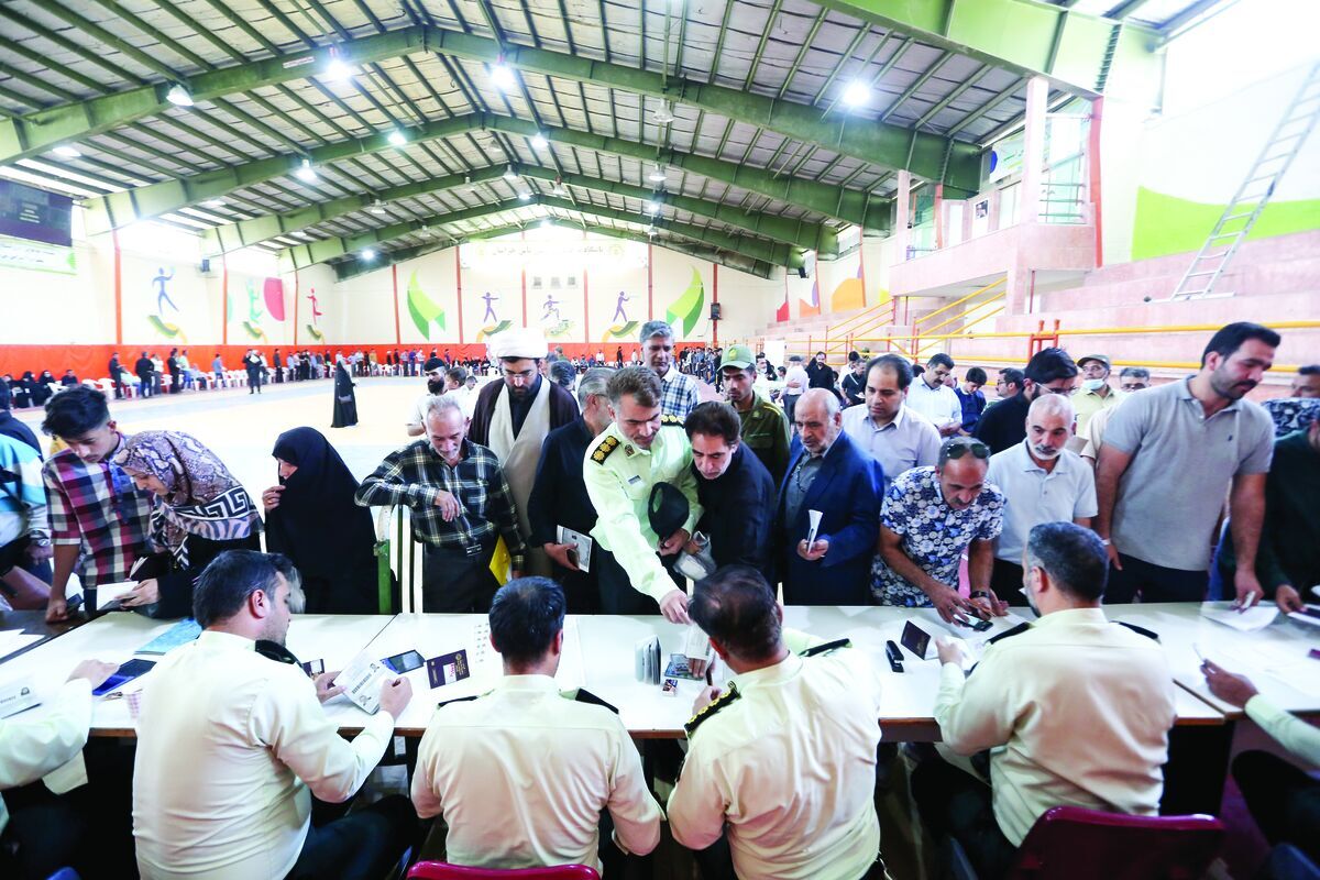 مسافران کربلا در انتظار دریافت روادید و بلیت| زائران زمینگیر شدند