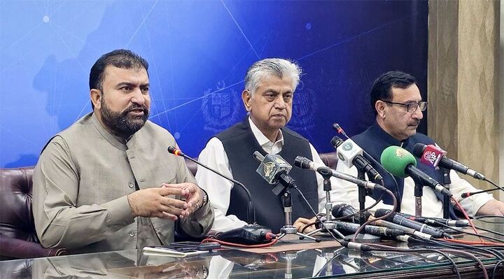 دخالت مسئولان پاکستانی در قاچاق سوخت از ایران دخالت مسئولان پاکستانی در قاچاق سوخت از ایران