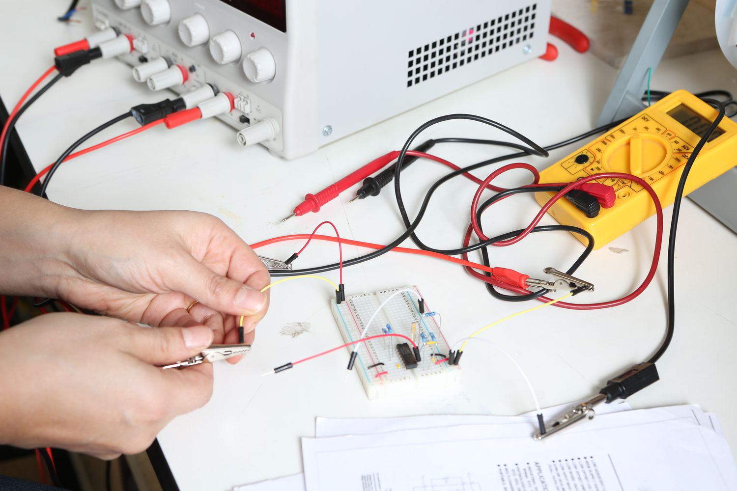 یک مهندس برق خوب به چه تجهیزاتی نیاز دارد؟