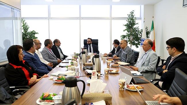 باید به توانمندسازی تولیدکنندههای فرش و صنایع دستی توجه شود باید به توانمندسازی تولیدکنندههای فرش و صنایع دستی توجه شود