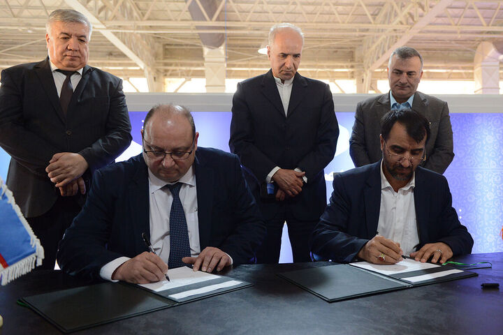 ایران و ازبکستان در حوزه پتروشیمی تفاهمنامه همکاری امضا کردند ایران و ازبکستان در حوزه پتروشیمی تفاهمنامه همکاری امضا کردند