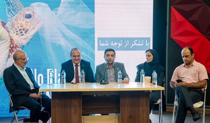 اروپاییها ۹ درصد مواد بازیافتی پلاستیکی را در قطعات خودروسازی به کار میبرند اروپاییها ۹ درصد مواد بازیافتی پلاستیکی را در قطعات خودروسازی به کار میبرند