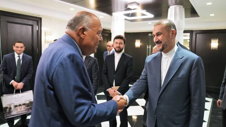 وزیران خارجه ایران و مصر بر تقویت روابط و همکاریهای دو کشور تاکید کردند وزیران خارجه ایران و مصر بر تقویت روابط و همکاریهای دو کشور تاکید کردند
