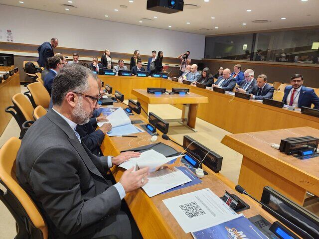 ایران بعد از روسیه مشمول بیشترین تحریمها بوده است ایران بعد از روسیه مشمول بیشترین تحریمها بوده است