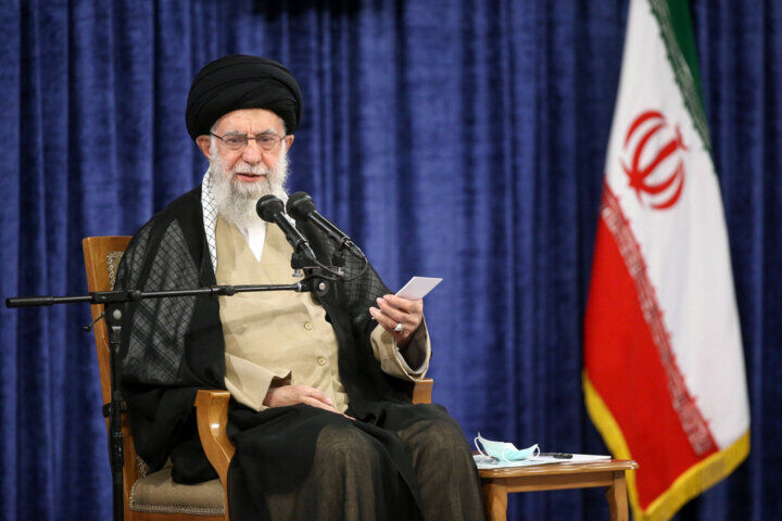 نتیجه غفلت خواص ضربههای سنگین تاریخی به ملت خواهد بود نتیجه غفلت خواص ضربههای سنگین تاریخی به ملت خواهد بود