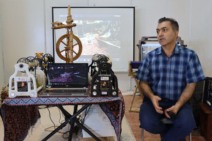 نمایش هنر در روستاها؛ فناوری های بومی و نوین به کمک توسعه صنایع دستی روستاها می آید