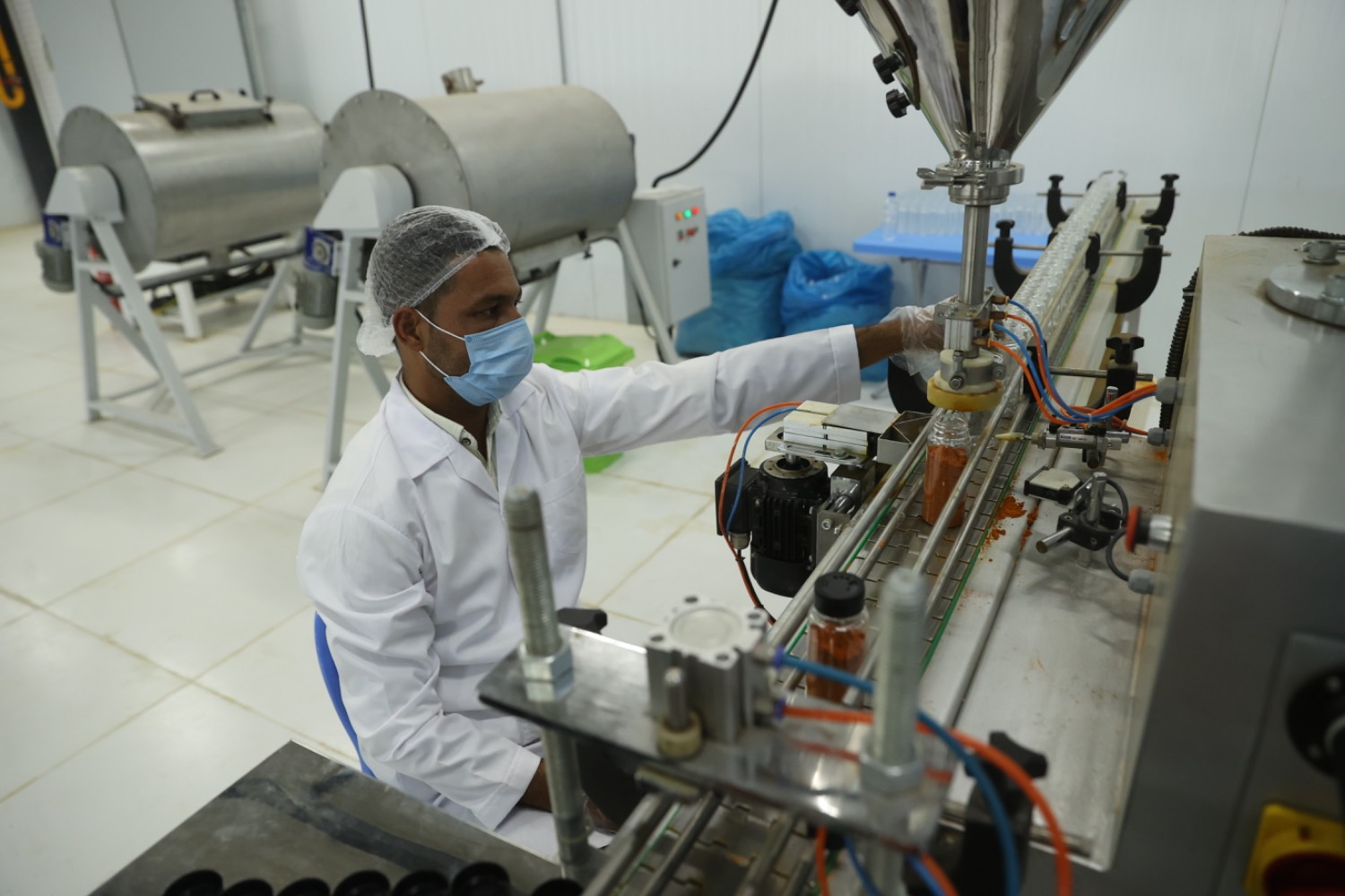 افتتاح کارخانه فرآوری گیاهان دارویی در گچساران توسط ستاد اجرایی فرمان امام