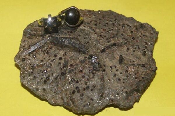 سهم ناچیز همدان از صادرات سنگهای قیمتی| ثروتی که از جیب مردم میرود