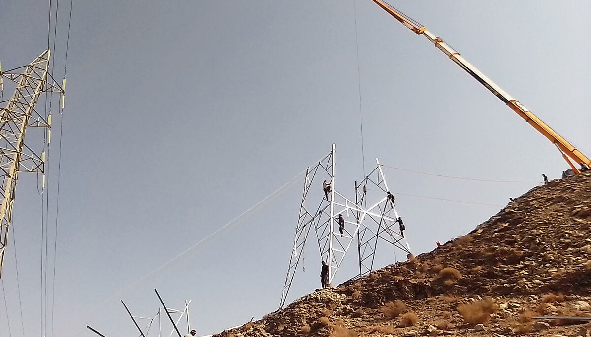 بازی با جان به قیمت نان| حقوق قطره چکانی دکل بندان نامیه