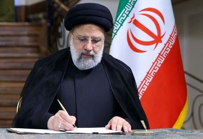 رئیسی قانون بانک مرکزی جمهوری اسلامی ایران را برای اجرا ابلاغ کرد