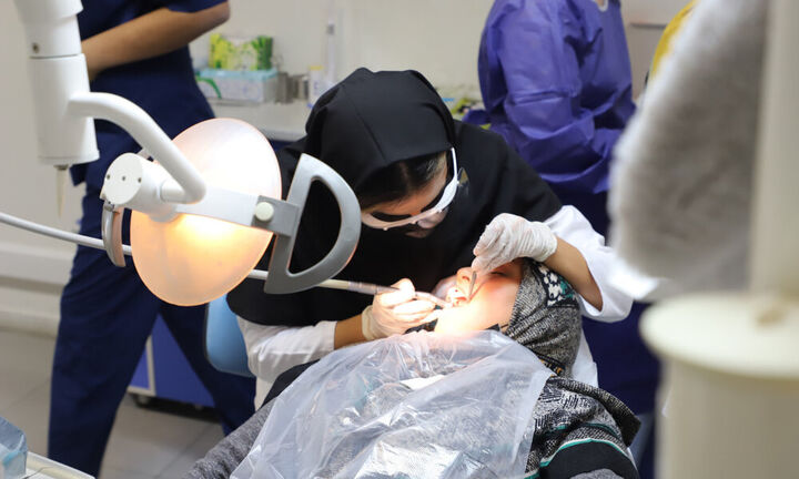 برگزاری طرح جهادی «نهضت طبابت» با ارائه خدمات پزشکی و دندانپزشکی به افراد کم برخوردار