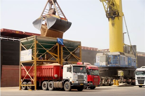 ترانزیت خارجی از مسیر ایران به ۱۷.۸ میلیون تن رسید ترانزیت خارجی از مسیر ایران به ۱۷.۸ میلیون تن رسید