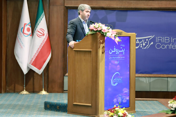 اساسیترین راهکار دور زدن تحریمها استفاده از توان دانشبنیانهاست اساسیترین راهکار دور زدن تحریمها استفاده از توان دانشبنیانهاست