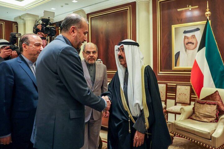وزیر امور خارجه با امیر جدید کویت دیدار و گفت‌وگو کرد
