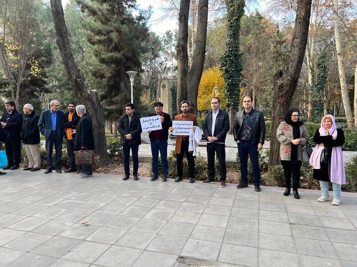 سازمان های بیمه گر مطالبات داروخانه ها را پرداخت نکردند؛ داروخانه ها در پرداخت حقوق پرسنل مانده اند سازمان های بیمه گر مطالبات داروخانه ها را پرداخت نکردند؛ داروخانه ها در پرداخت حقوق پرسنل مانده اند